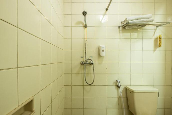 Imagen de la habitación del Hotel Capital O 1256 Sangga Buana Resort and Convention Hotel. Foto 13