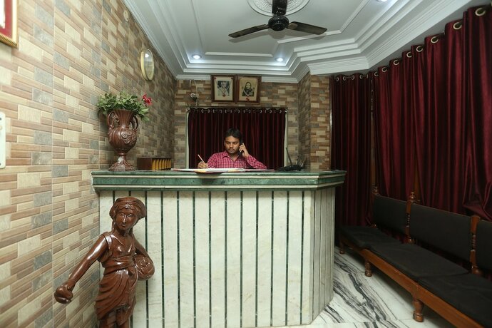 Imagen general del Hotel Capital O 15091 Gaurav Boarding House. Foto 14