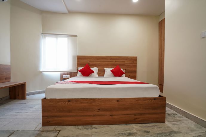 Imagen de la habitación del Hotel Capital O 15141 Townvilla Guest House. Foto 11