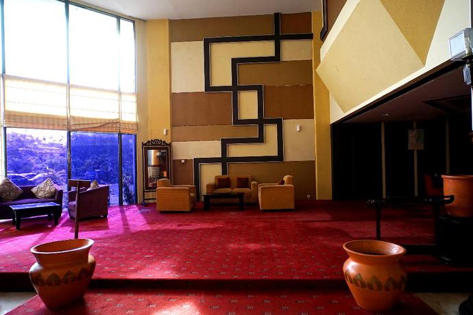 Imagen de los interiores del Hotel Capital O 1963 The New Benakutai. Foto 9