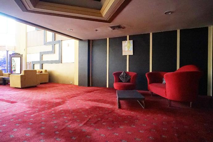 Imagen de los interiores del Hotel Capital O 1963 The New Benakutai. Foto 10