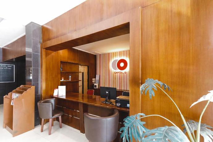 Imagen de los interiores del Hotel Capital O 2009 Charisma Marine. Foto 5