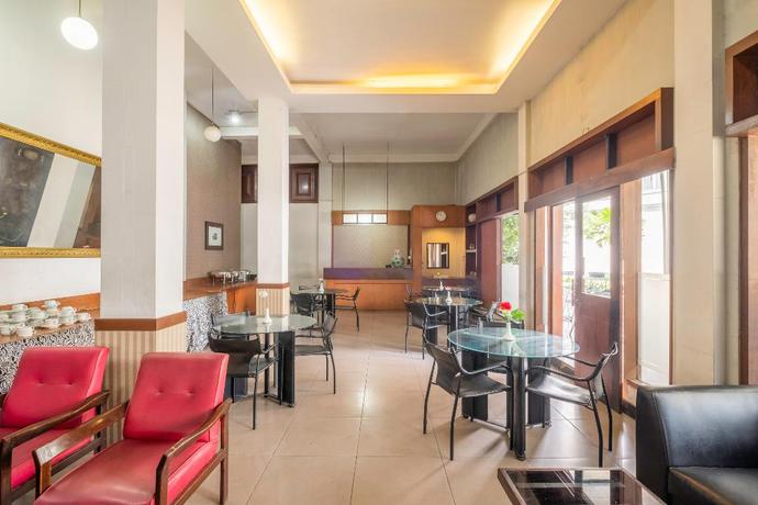 Imagen de los interiores del Hotel Capital O 2239 Hotel Endah Parahyangan. Foto 13