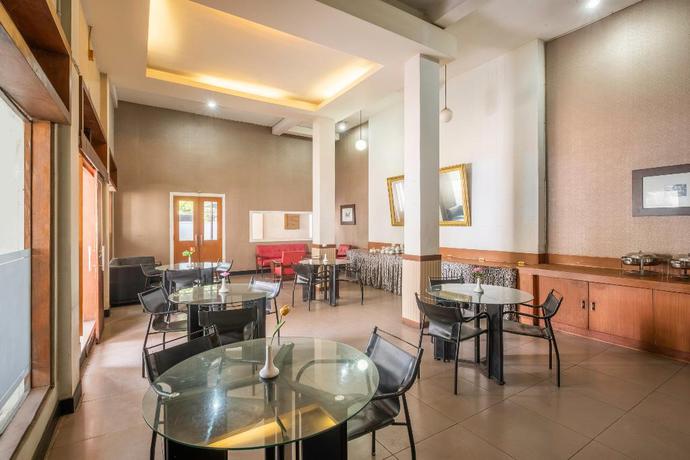 Imagen de los interiores del Hotel Capital O 2239 Hotel Endah Parahyangan. Foto 16