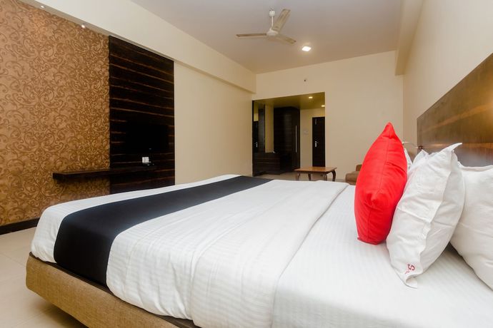 Imagen de la habitación del Hotel Capital O 27600 Sai Plaza. Foto 14