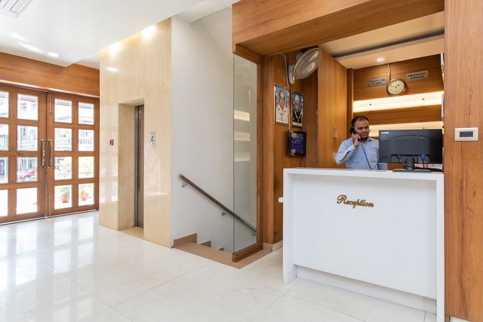 Imagen de los interiores del Hotel Capital O 27658 New Mohit Regency. Foto 16