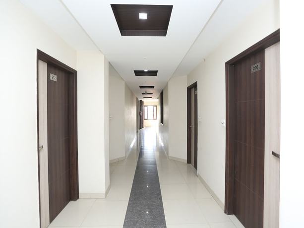 Imagen de los interiores del Hotel Capital O 2852 Bilberry. Foto 17