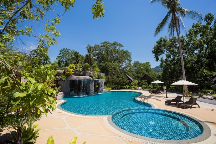 Imagen de la piscina del Hotel Capital O 370 Nernkhao Resort. Foto 18