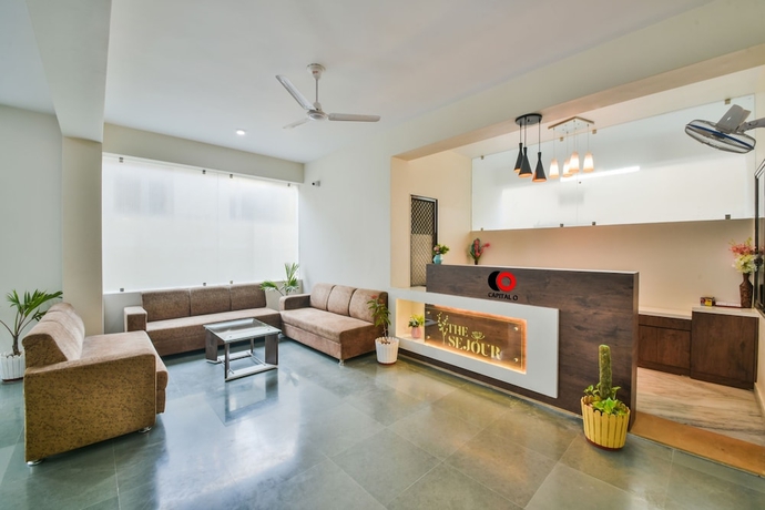 Imagen de los interiores del Hotel Capital O 40000 The Sejour. Foto 14