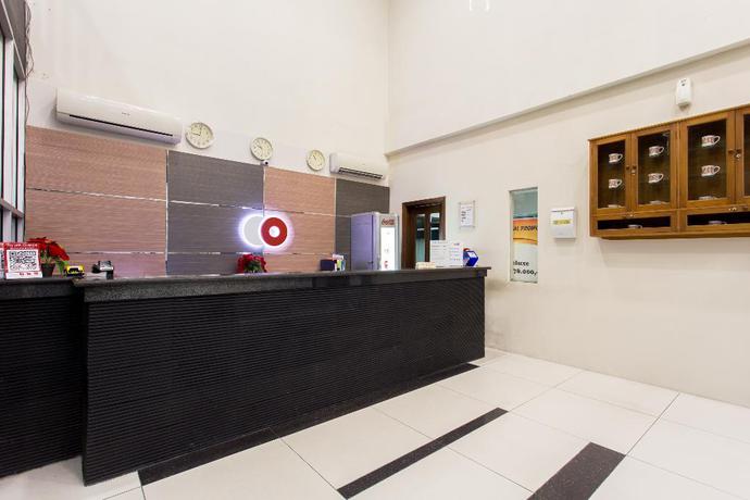 Imagen de los interiores del Hotel Capital O 769 City. Foto 14