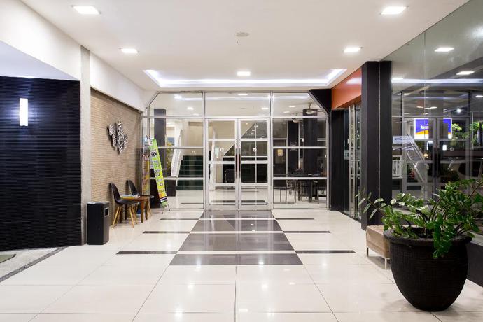 Imagen de los interiores del Hotel Capital O 769 City. Foto 15