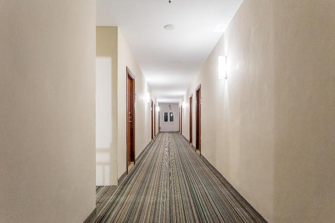 Imagen de los interiores del Hotel Capital O 769 City. Foto 16