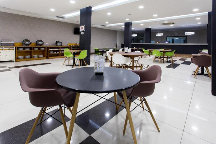 Imagen del bar/restaurante del Hotel Capital O 769 City. Foto 1