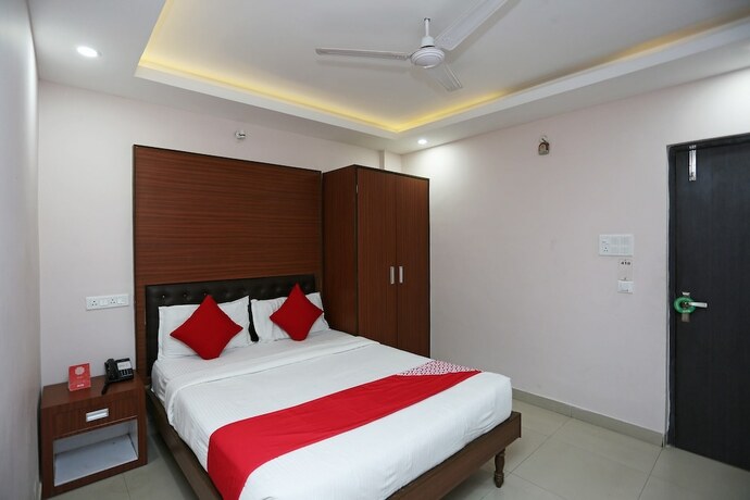 Imagen de la habitación del Hotel Capital O 8306 Kamat Inn. Foto 20