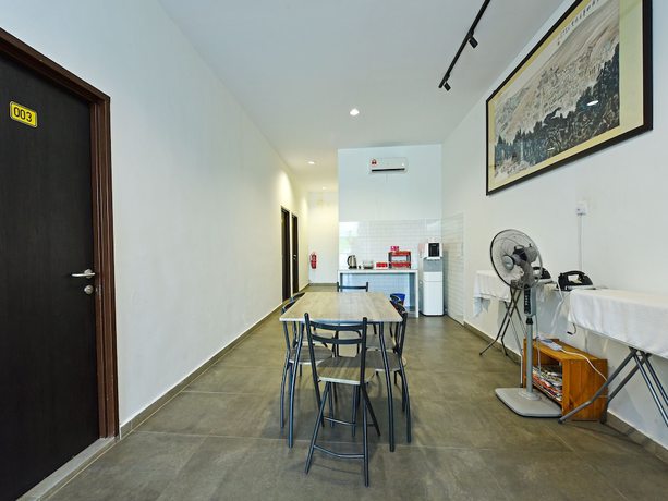 Imagen de los interiores del Hotel Capital O 90615 The Bed Hotel. Foto 16