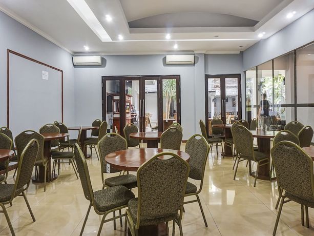 Imagen de los interiores del Hotel Capital O 91140 Ayodya Kebon Jeruk, Yakarta Barat. Foto 19