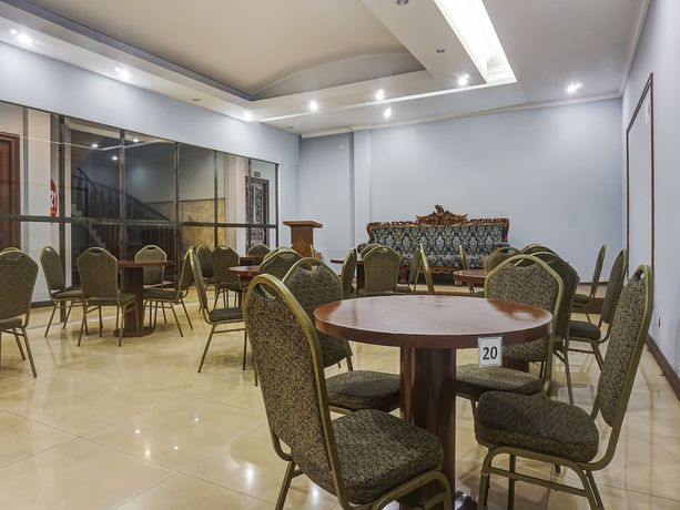 Imagen de los interiores del Hotel Capital O 91140 Ayodya Kebon Jeruk, Yakarta Barat. Foto 20