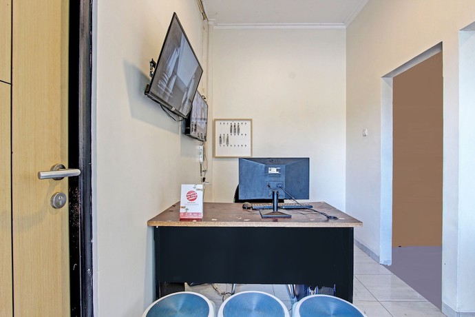 Imagen de los interiores del Hotel Capital O 91377 Mk Prime Syariah. Foto 16