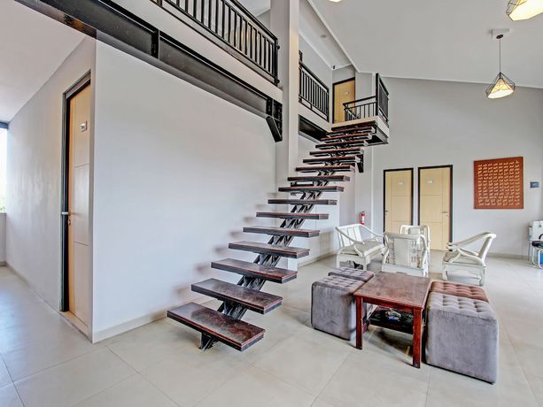Imagen de los interiores del Hotel Capital O 91377 Mk Prime Syariah. Foto 18