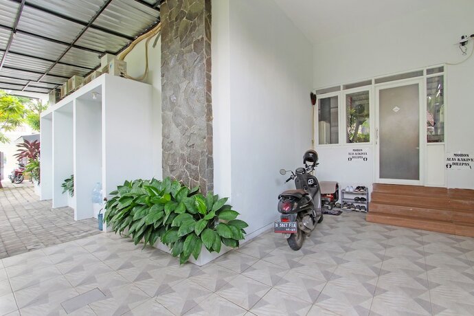Imagen general del Hotel Capital O 91665 D\'prof Exclusive Guesthouse. Foto 5