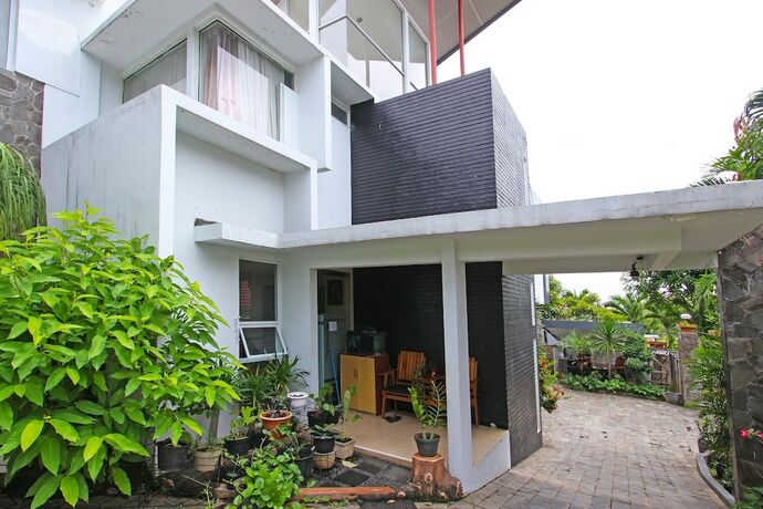 Imagen general del Hotel Capital O 91665 D\'prof Exclusive Guesthouse. Foto 17