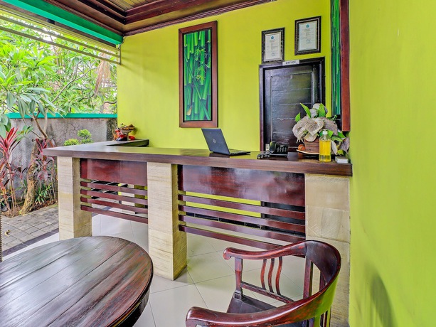 Imagen de los interiores del Hotel Capital O 91836 Pondok Bambu. Foto 10