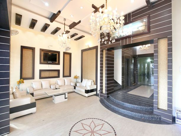 Imagen de los interiores del Hotel Capital O 9235 Nayyar. Foto 18