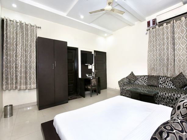 Imagen de la habitación del Hotel Capital O 9235 Nayyar. Foto 15