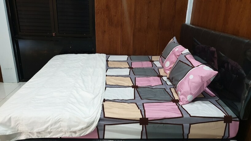 Imagen de la habitación del Hotel Capital O 92612 Penginapan D\'alas Purwo and Beach. Foto 16