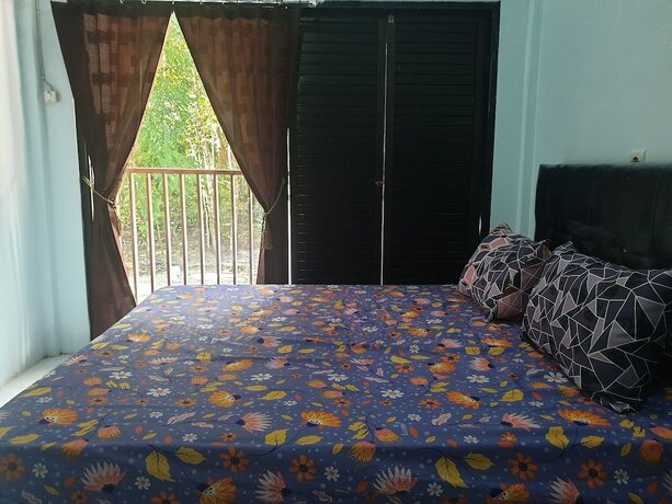 Imagen general del Hotel Capital O 92612 Penginapan D\'alas Purwo and Beach. Foto 8