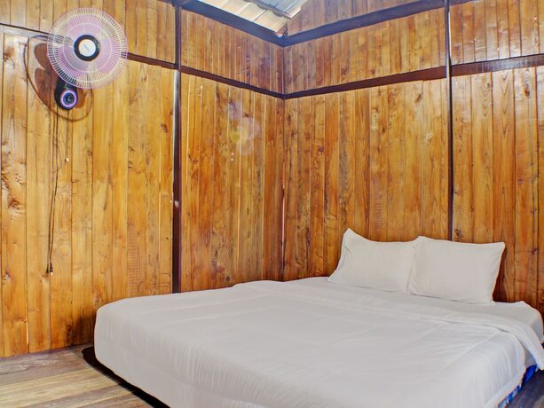 Imagen de la habitación del Hotel Capital O 92681 Randu Mas and Resort Taman Purbakala. Foto 15