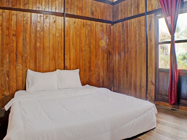 Imagen de la habitación del Hotel Capital O 92681 Randu Mas and Resort Taman Purbakala. Foto 18
