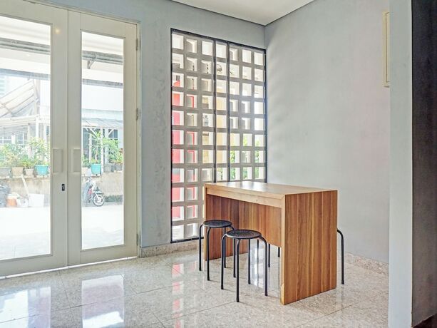 Imagen general del Hotel Capital O 92765 Jandb Smart Sentul. Foto 7