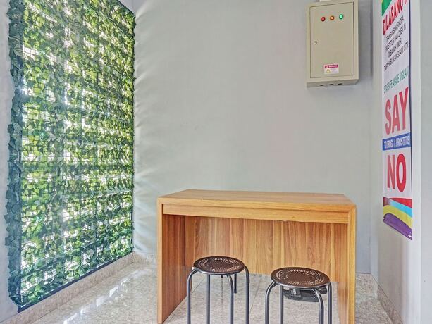 Imagen general del Hotel Capital O 92765 Jandb Smart Sentul. Foto 12