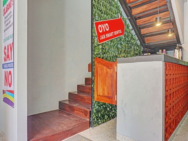 Imagen general del Hotel Capital O 92765 Jandb Smart Sentul. Foto 16