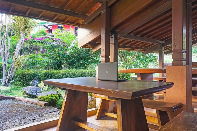 Imagen general del Hotel Capital O 92836 Villa Kampoeng Katineung. Foto 12