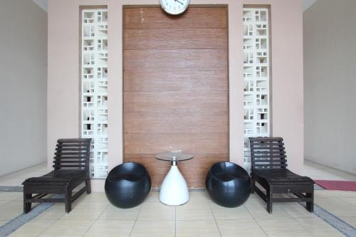 Imagen general del Hotel Capital O 93204 Mulia Dua Syariah. Foto 8