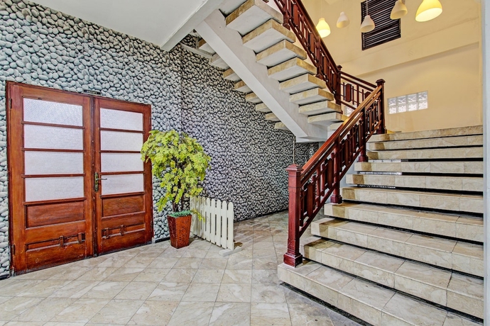 Imagen de los interiores del Hotel Capital O 93240 Candra Dewi. Foto 15