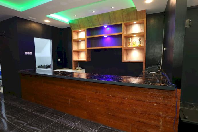 Imagen de los interiores del Hotel Capital O 93261 Fresh Near Stasiun Jakarta Kota. Foto 19