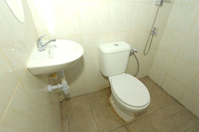 Imagen de la habitación del Hotel Capital O 93261 Fresh Near Stasiun Jakarta Kota. Foto 12