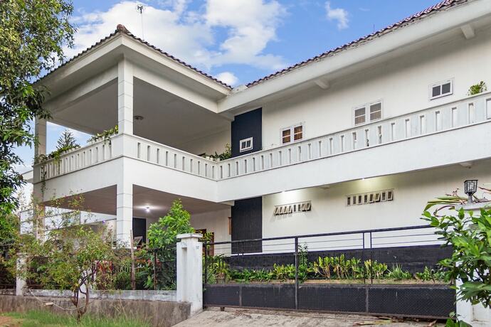 Imagen general del Hotel Capital O 93279 Asyoka Penginapan Pasutri. Foto 11