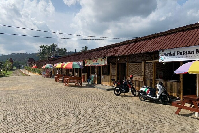 Imagen general del Hotel Capital O 93437 Embung Banteran Cottage. Foto 11