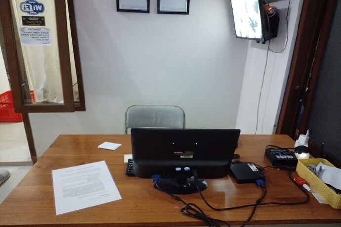 Imagen de los interiores del Hotel Capital O 93437 Embung Banteran Cottage. Foto 32