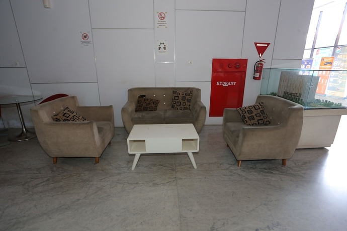 Imagen de los interiores del Hotel Capital O 93594 Pelangi Urbano. Foto 10