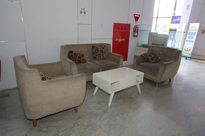 Imagen de los interiores del Hotel Capital O 93594 Pelangi Urbano. Foto 11