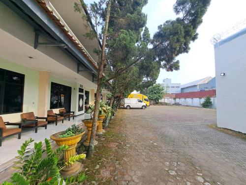 Imagen general del Hotel Capital O 94108 Abadi. Foto 9