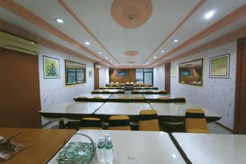 Imagen general del Hotel Capital O 94156 Gemudi Gold Islami. Foto 12