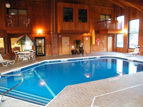 Imagen general del Hotel Capital O Amerihost Inn and Suites Mexico Hwy 54 MO. Foto 1