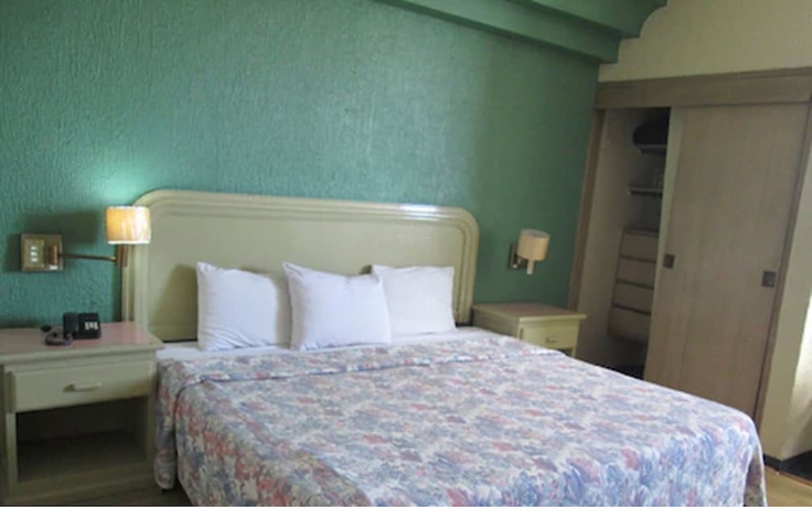 Imagen de la habitación del Hotel Capital O Nueva Galicia, Guadalajara centro downtown. Foto 2