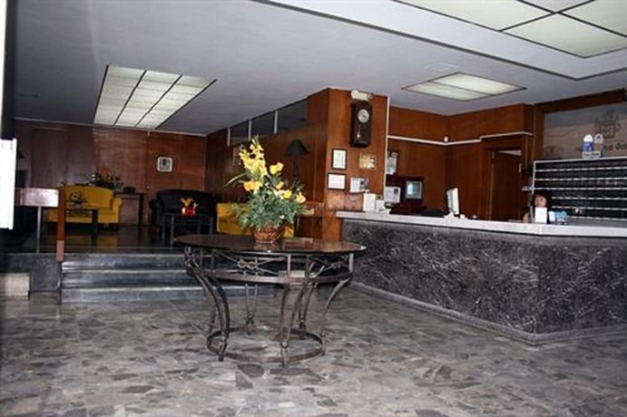 Imagen de los interiores del Hotel Capital O Nueva Galicia, Guadalajara centro downtown. Foto 16